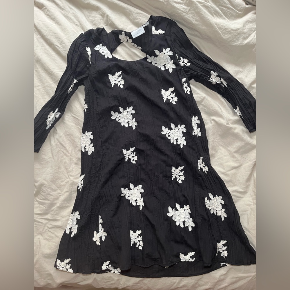 New York & Company Black and White Floral Appliqué Dress - size Small